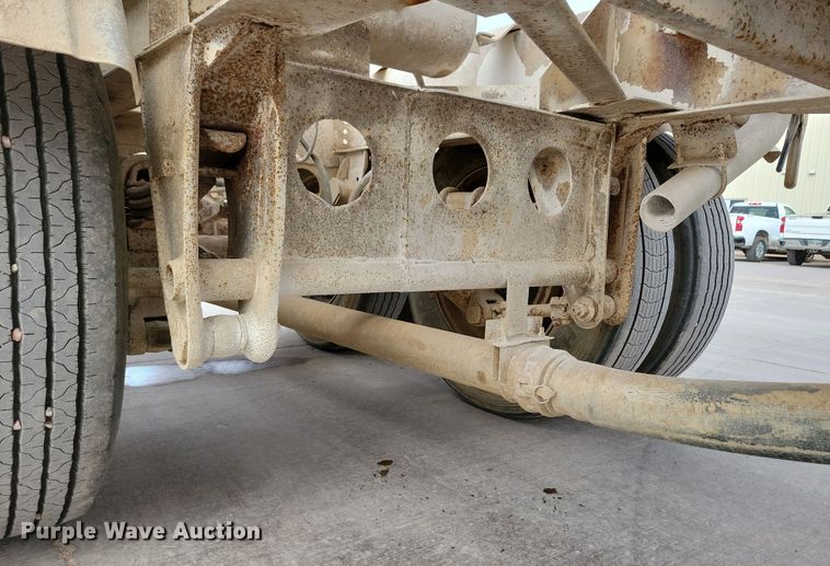 image for item DN3706 1988 Fruehauf pneumatic dry bulk trailer