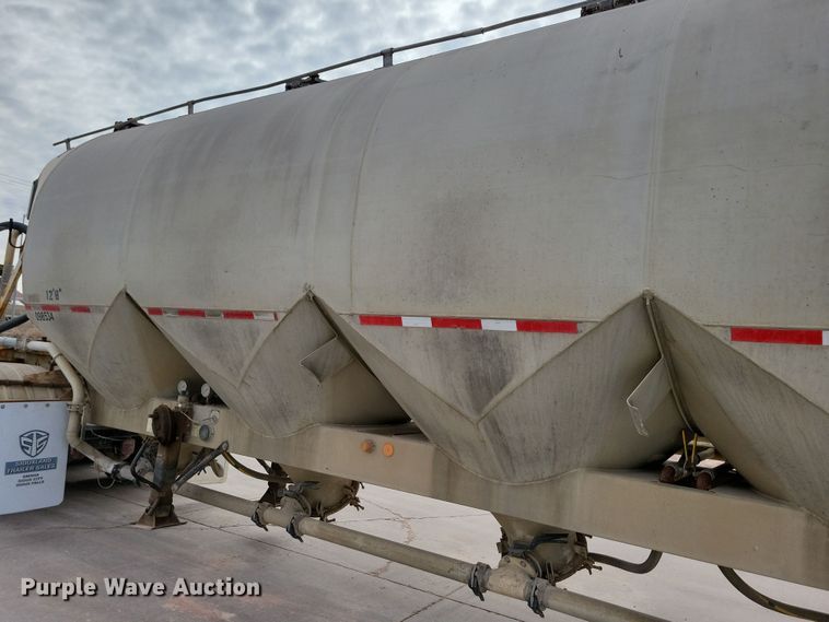 image for item DN3706 1988 Fruehauf pneumatic dry bulk trailer