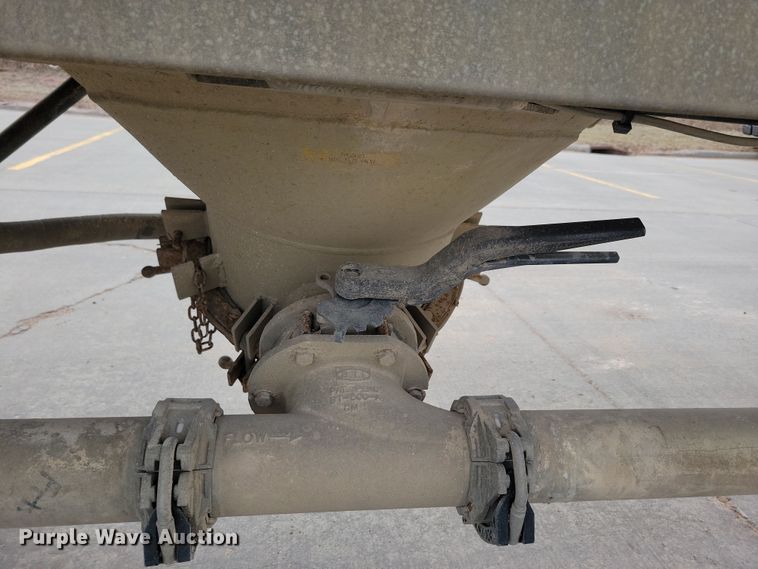 image for item DN3706 1988 Fruehauf pneumatic dry bulk trailer