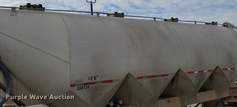 image for item DN3706 1988 Fruehauf pneumatic dry bulk trailer