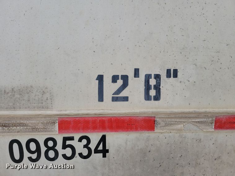 image for item DN3706 1988 Fruehauf pneumatic dry bulk trailer