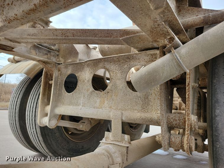 image for item DN3706 1988 Fruehauf pneumatic dry bulk trailer