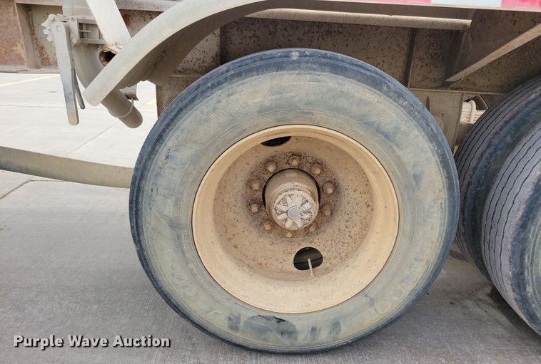 image for item DN3706 1988 Fruehauf pneumatic dry bulk trailer