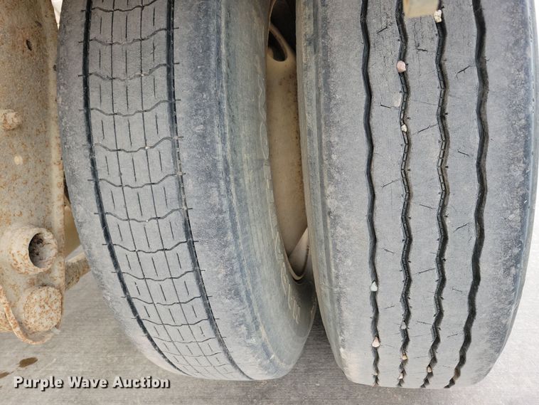 image for item DN3706 1988 Fruehauf pneumatic dry bulk trailer