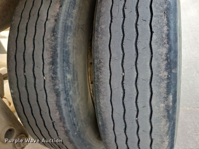 image for item DN3706 1988 Fruehauf pneumatic dry bulk trailer