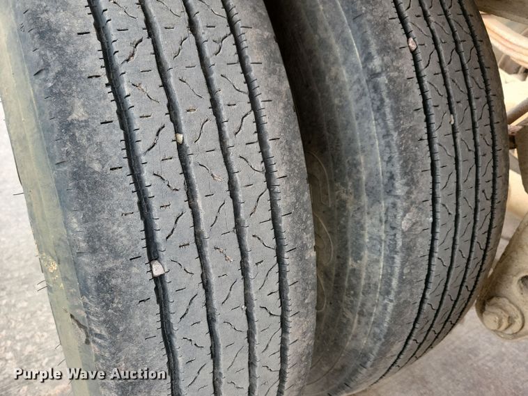 image for item DN3706 1988 Fruehauf pneumatic dry bulk trailer