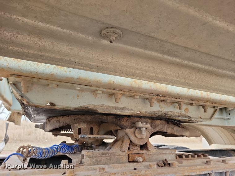 image for item DN3707 1996 Fruehauf pneumatic dry bulk trailer