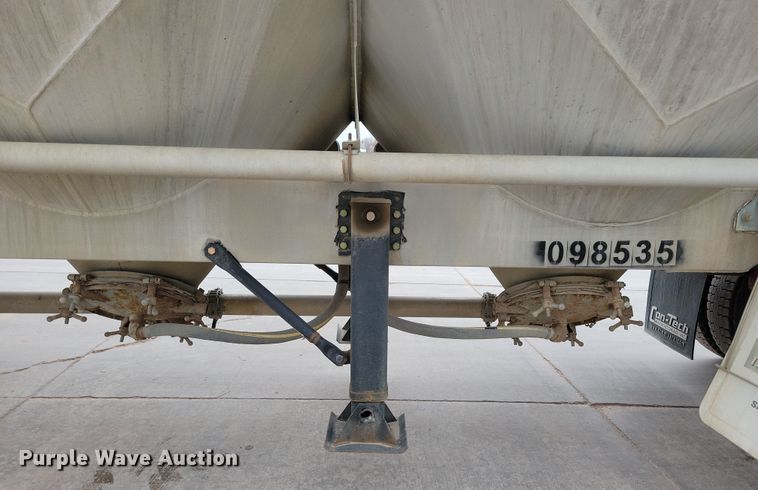 image for item DN3707 1996 Fruehauf pneumatic dry bulk trailer