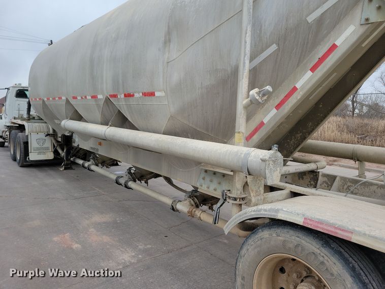 image for item DN3707 1996 Fruehauf pneumatic dry bulk trailer