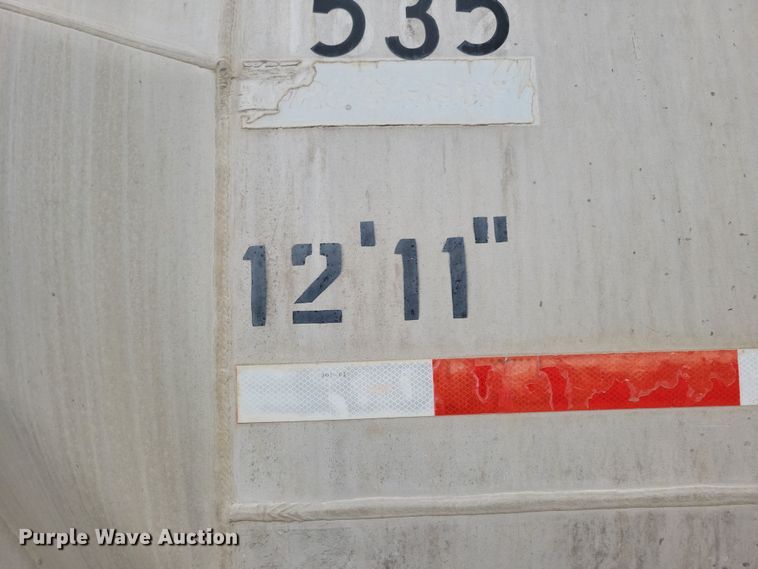 image for item DN3707 1996 Fruehauf pneumatic dry bulk trailer