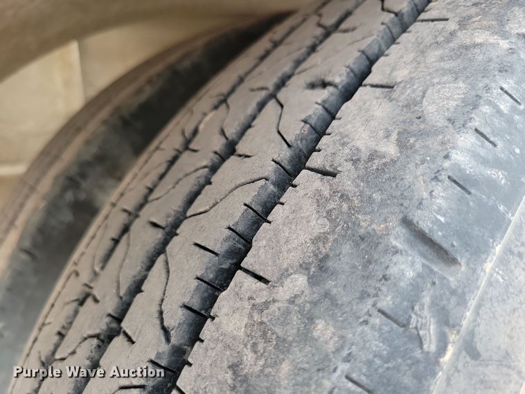 image for item DN3707 1996 Fruehauf pneumatic dry bulk trailer