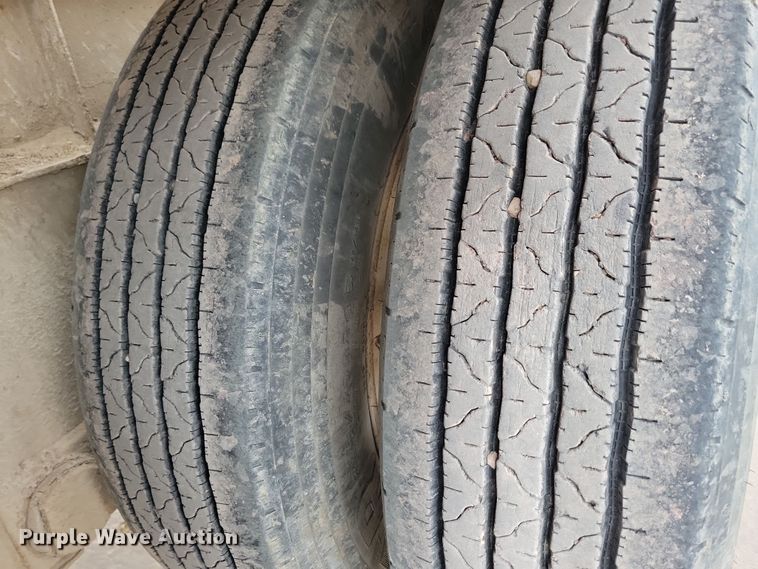 image for item DN3707 1996 Fruehauf pneumatic dry bulk trailer