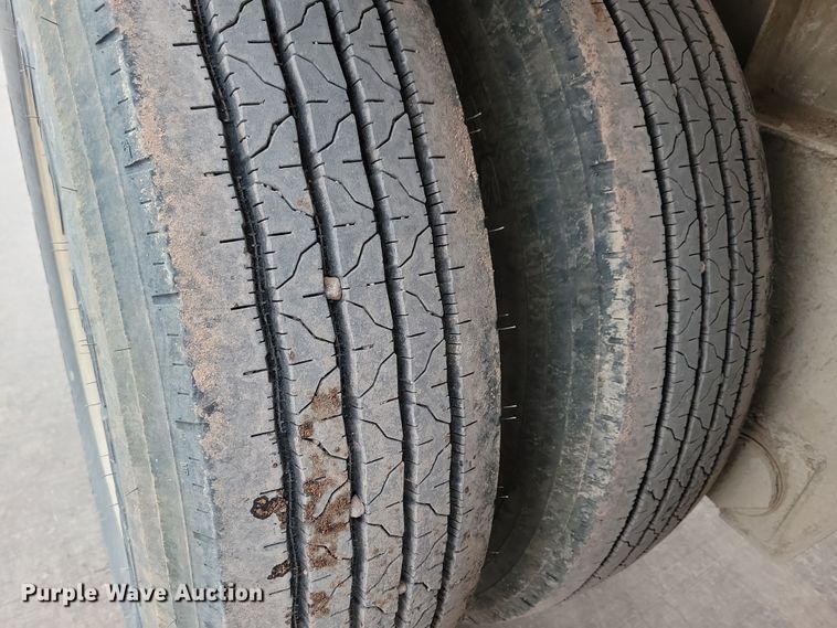 image for item DN3707 1996 Fruehauf pneumatic dry bulk trailer