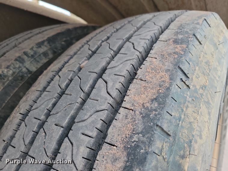 image for item DN3707 1996 Fruehauf pneumatic dry bulk trailer