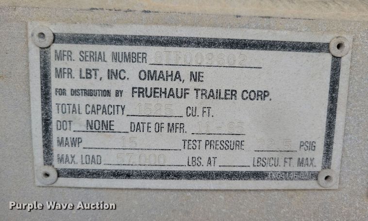 image for item DN3707 1996 Fruehauf pneumatic dry bulk trailer