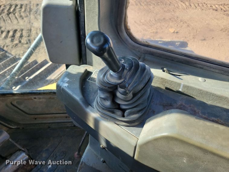 image for item DN3708 1993 Komatsu D65PX-12 dozer