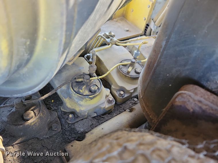 image for item DN3708 1993 Komatsu D65PX-12 dozer