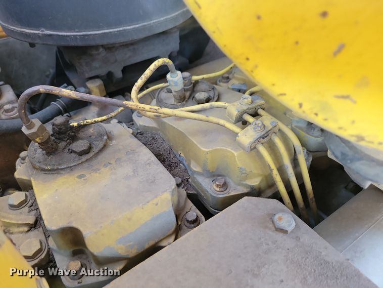 image for item DN3708 1993 Komatsu D65PX-12 dozer