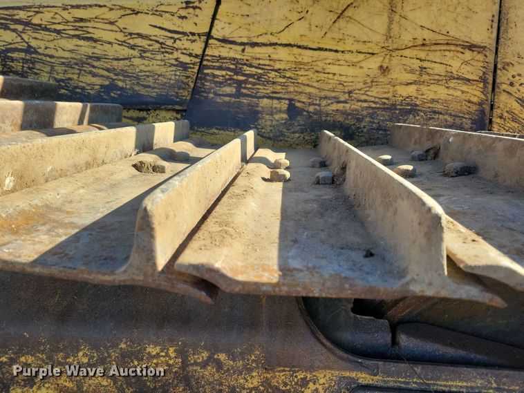 image for item DN3708 1993 Komatsu D65PX-12 dozer