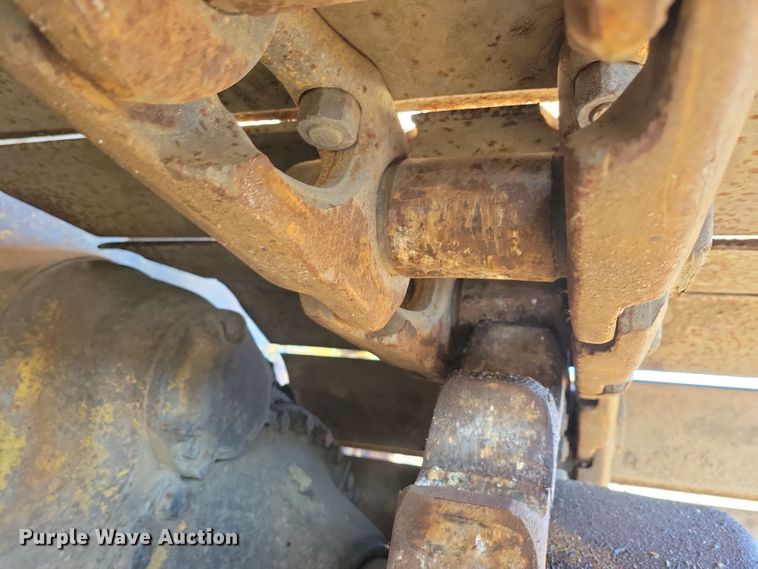 image for item DN3708 1993 Komatsu D65PX-12 dozer