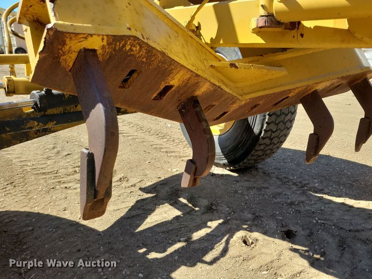 image for item DN3711 1979 Champion 740 rigid frame motor grader