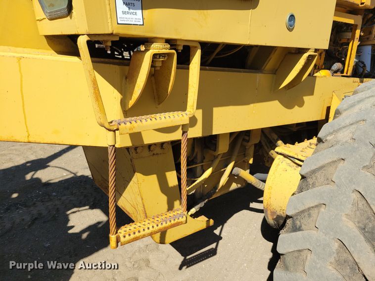 image for item DN3711 1979 Champion 740 rigid frame motor grader