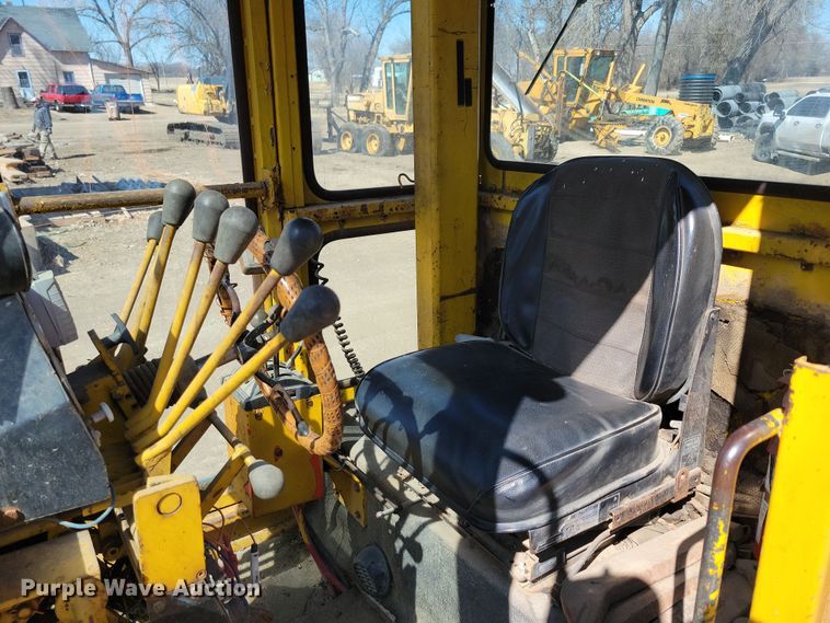 image for item DN3711 1979 Champion 740 rigid frame motor grader