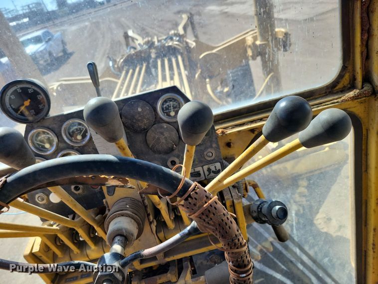 image for item DN3711 1979 Champion 740 rigid frame motor grader