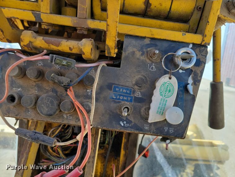 image for item DN3711 1979 Champion 740 rigid frame motor grader