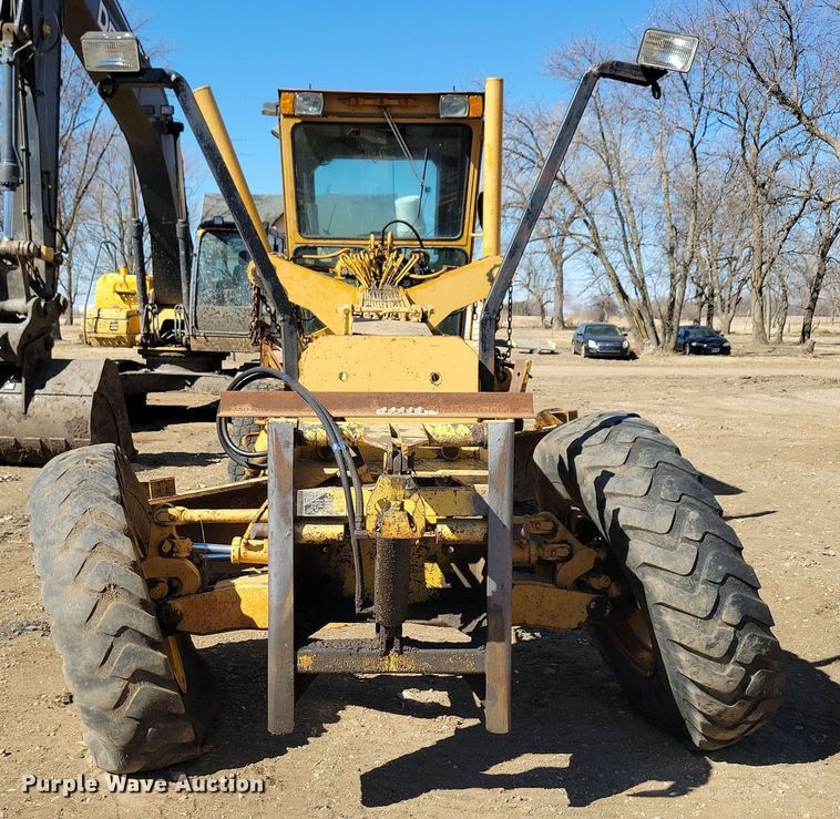 image for item DN3712 1984 Champion 740 rigid frame motor grader