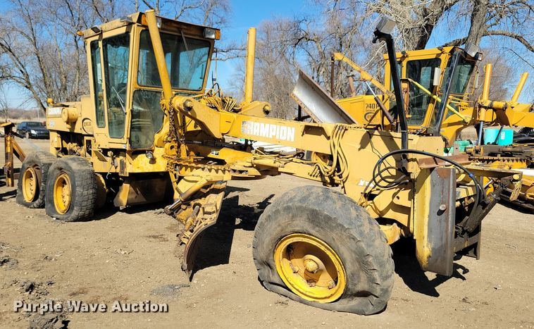 image for item DN3712 1984 Champion 740 rigid frame motor grader