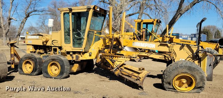 image for item DN3712 1984 Champion 740 rigid frame motor grader