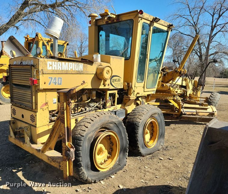 image for item DN3712 1984 Champion 740 rigid frame motor grader