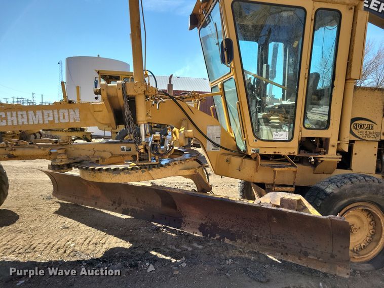 image for item DN3712 1984 Champion 740 rigid frame motor grader
