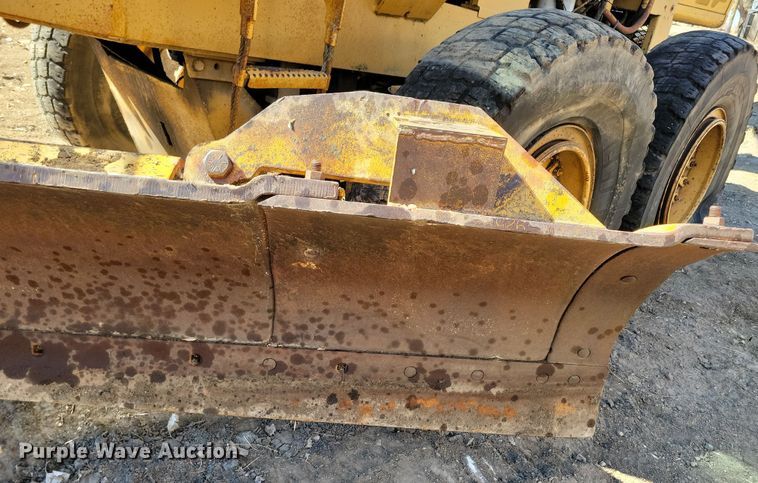 image for item DN3712 1984 Champion 740 rigid frame motor grader