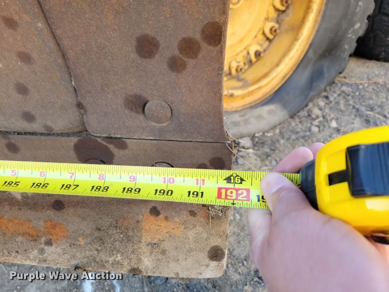 image for item DN3712 1984 Champion 740 rigid frame motor grader