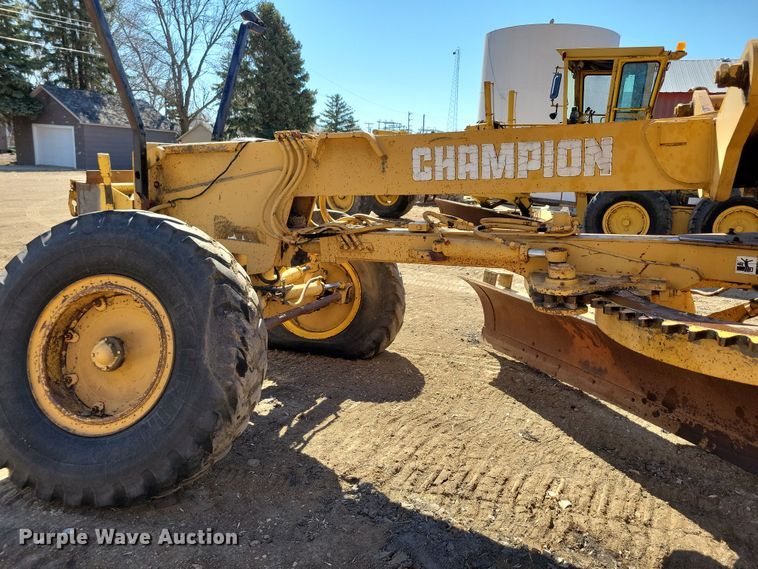 image for item DN3712 1984 Champion 740 rigid frame motor grader