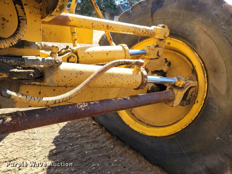 image for item DN3712 1984 Champion 740 rigid frame motor grader