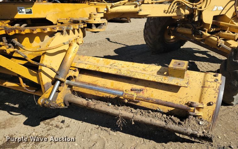 image for item DN3712 1984 Champion 740 rigid frame motor grader
