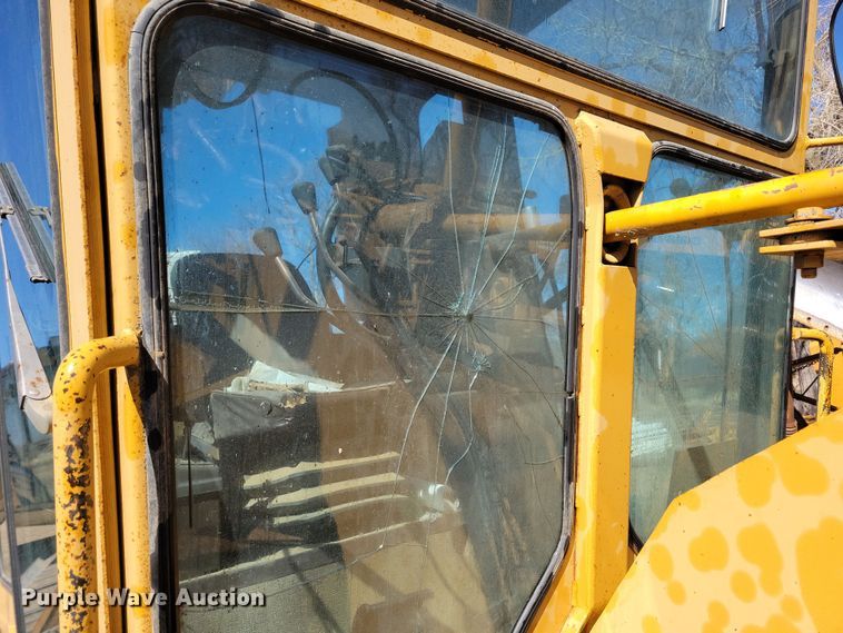 image for item DN3712 1984 Champion 740 rigid frame motor grader