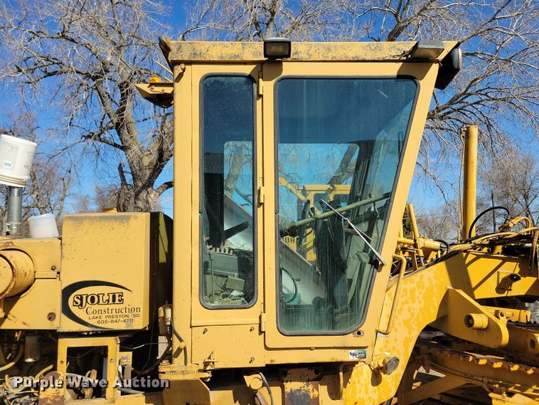 image for item DN3712 1984 Champion 740 rigid frame motor grader