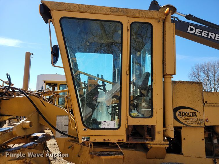 image for item DN3712 1984 Champion 740 rigid frame motor grader