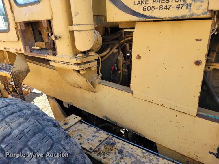 image for item DN3712 1984 Champion 740 rigid frame motor grader