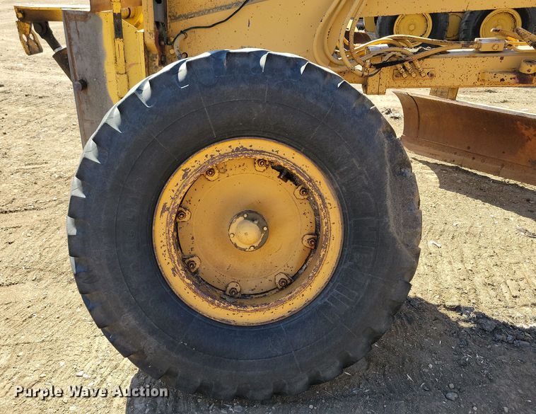 image for item DN3712 1984 Champion 740 rigid frame motor grader
