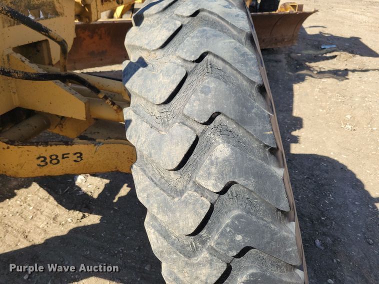 image for item DN3712 1984 Champion 740 rigid frame motor grader