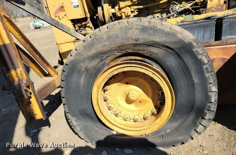 image for item DN3712 1984 Champion 740 rigid frame motor grader