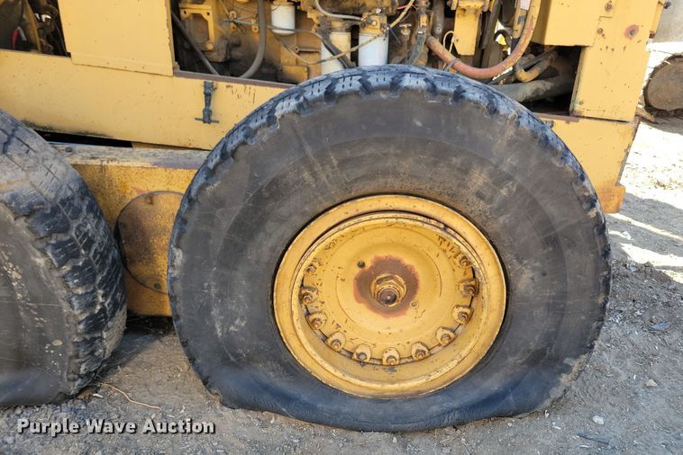 image for item DN3712 1984 Champion 740 rigid frame motor grader