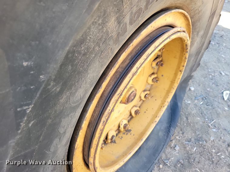 image for item DN3712 1984 Champion 740 rigid frame motor grader