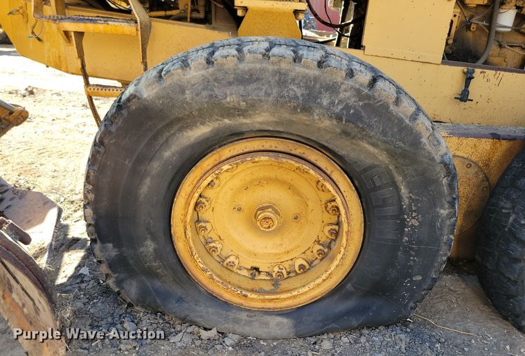 image for item DN3712 1984 Champion 740 rigid frame motor grader