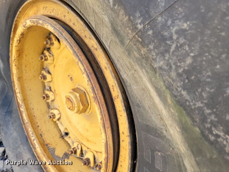 image for item DN3712 1984 Champion 740 rigid frame motor grader